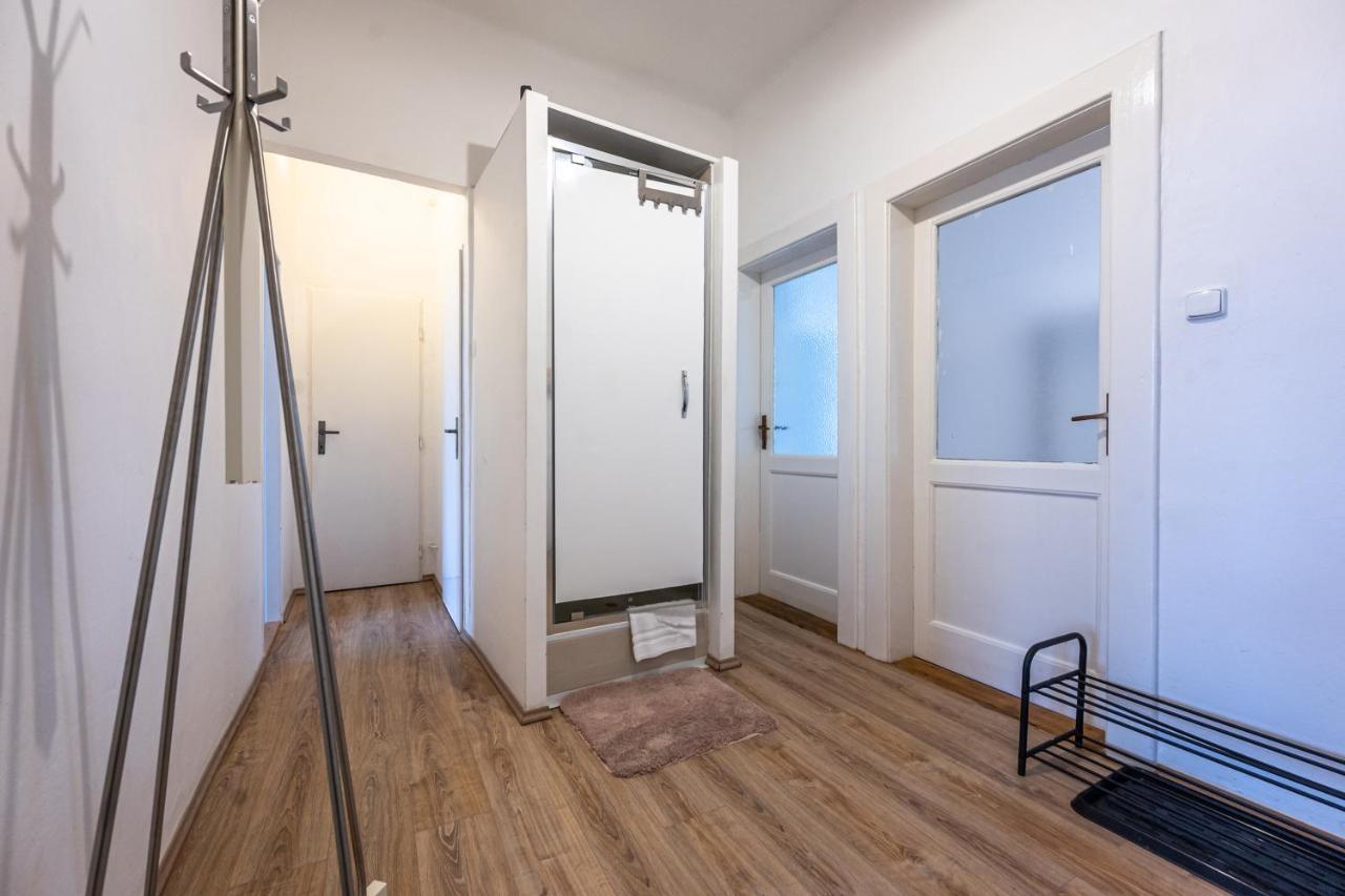 Apartments Safarikova 18 Prague Exterior photo